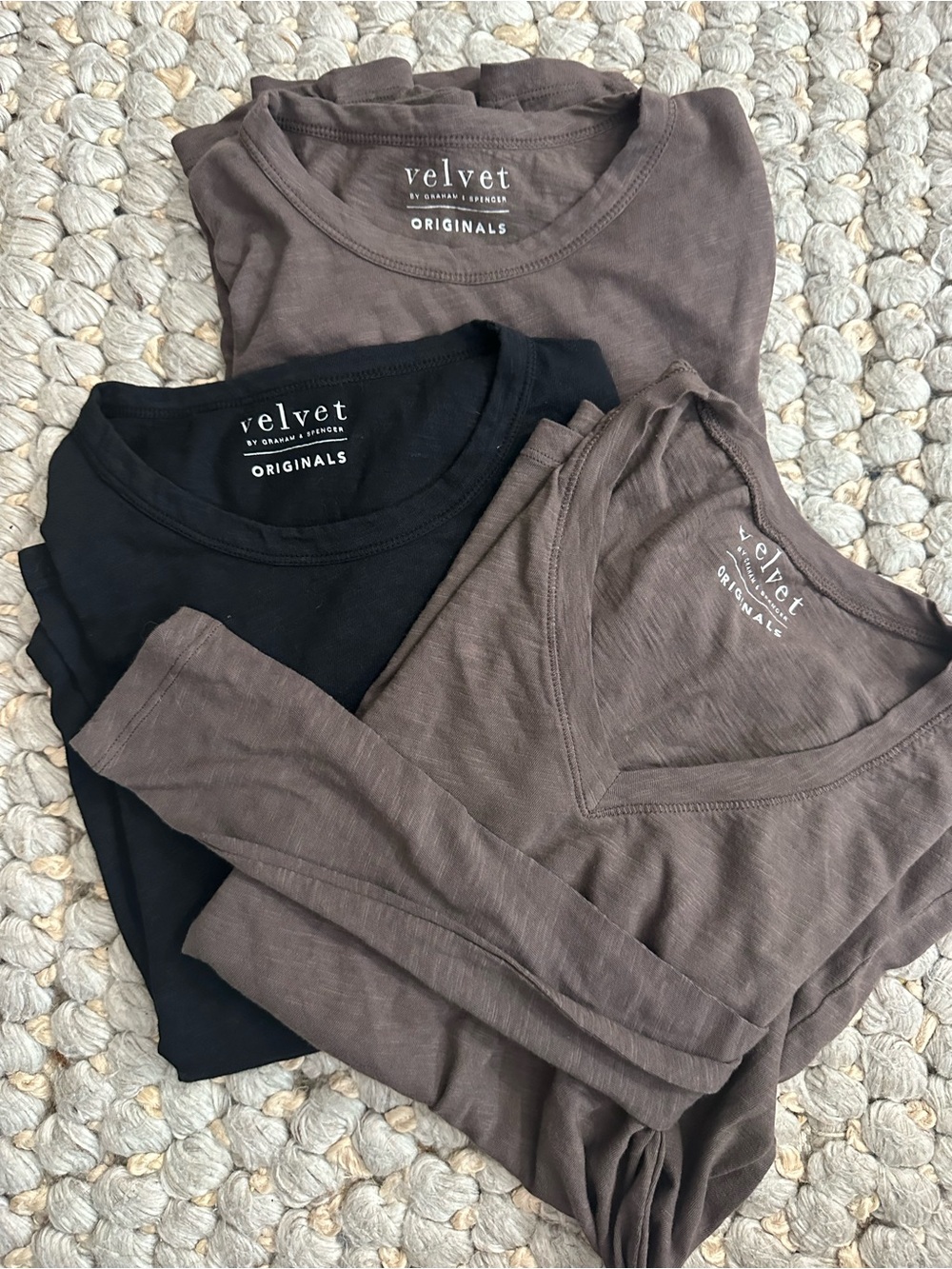 NWT Velvet by Graham & Spencer long sleeve t shirt bundle Black/brown size XS